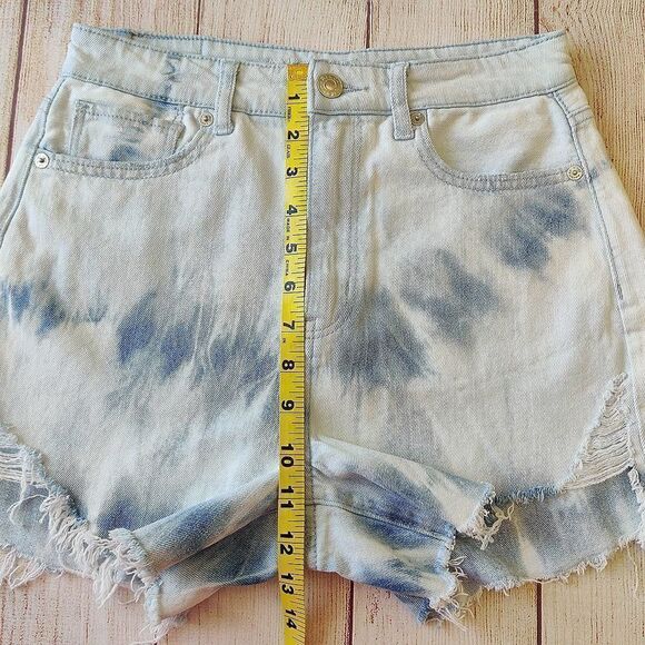 American Eagle Distressed Highest Rise Mom Shorts sz 2 - Picture 5 of 9
